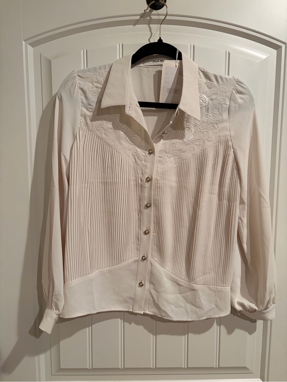 Women's Cream Embroidered Pleated Button-Up Blouse